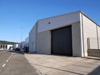 nave-logistica-en-poligono-bien-comunicado
