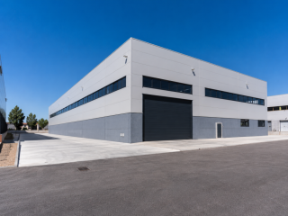 nave-en-venta-con-patio-perimetral